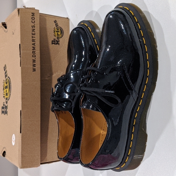 Dr. Marten's Women's Black Patent Leather Oxfords Size 9 - Picture 2 of 6